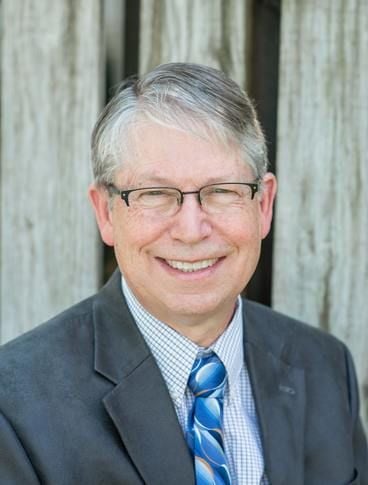 Porcelain veneer dentist Dr. Joe McIntyre