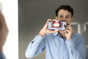 Candid Clear Aligners are so advanced they utilize your smartphone as part of the treatment process